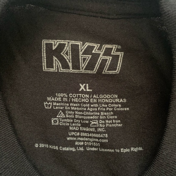 Kiss T-Shirt - Picture 10 of 10